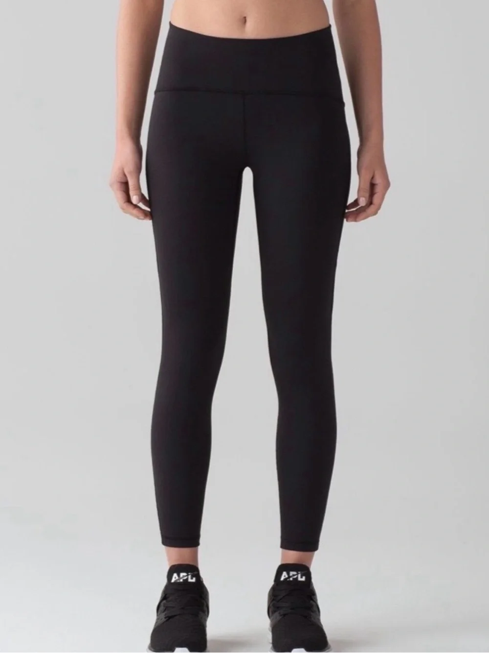 Lululemon Size 6 Black Train Times 7/8 Leggings